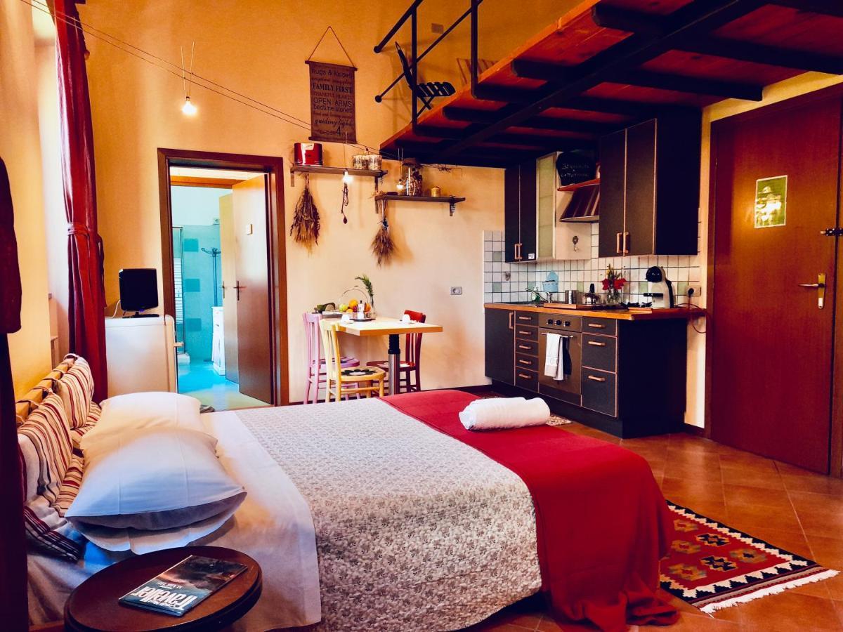 Ca' Tomassino Holiday Apartments Urbino Eksteriør billede